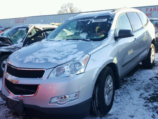 1GNKRFED2BJ387118 - 2011 CHEVROLET TRAVERSE L SILVER photo 2