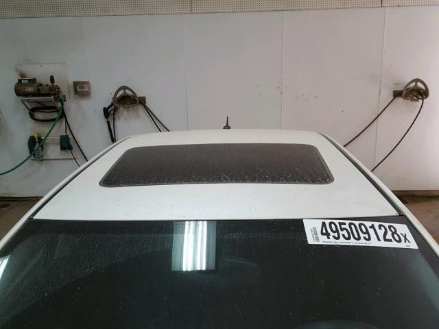 1G1ZC5E18BF289828 - 2011 CHEVROLET MALIBU 1LT WHITE photo 9