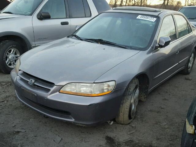 1HGCG1658YA022661 - 2000 HONDA ACCORD EX GRAY photo 2