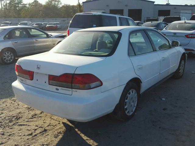 1HGCG564X2A065064 - 2002 HONDA ACCORD LX WHITE photo 4