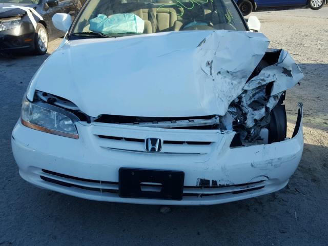 1HGCG564X2A065064 - 2002 HONDA ACCORD LX WHITE photo 7