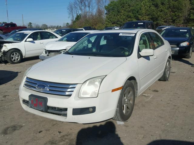 3FAHP07Z98R195634 - 2008 FORD FUSION SE WHITE photo 2