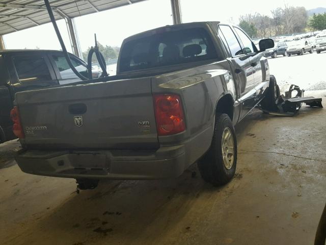 1D7HE48P67S218574 - 2007 DODGE DAKOTA QUA GRAY photo 4