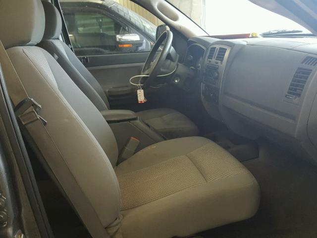 1D7HE48P67S218574 - 2007 DODGE DAKOTA QUA GRAY photo 5