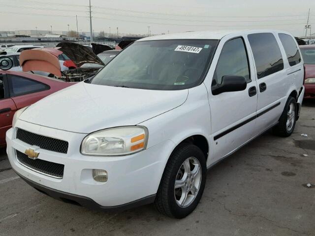 1GNDV23108D157588 - 2008 CHEVROLET UPLANDER L WHITE photo 2