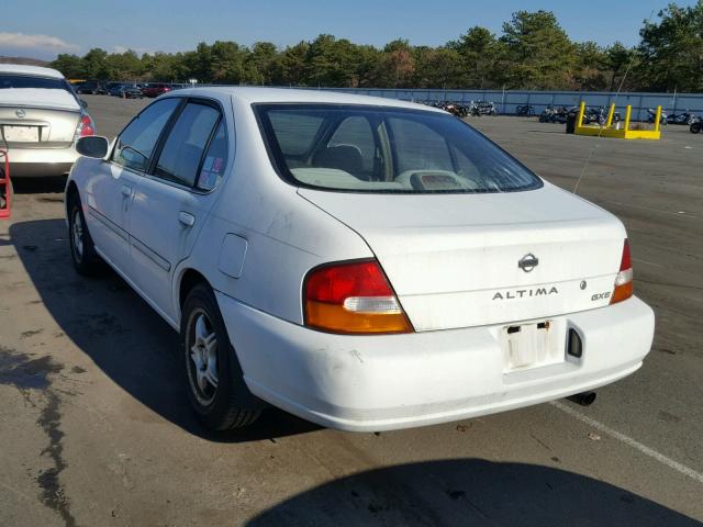 1N4DL01D4WC265804 - 1998 NISSAN ALTIMA XE WHITE photo 3