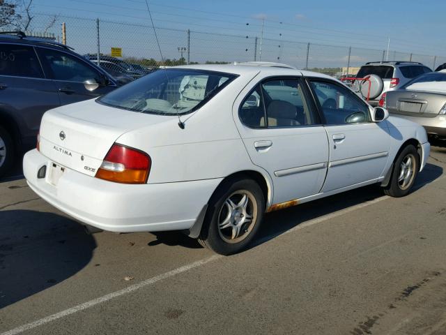 1N4DL01D4WC265804 - 1998 NISSAN ALTIMA XE WHITE photo 4