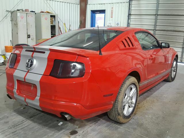 1ZVBP8AM8B5139722 - 2011 FORD MUSTANG RED photo 4