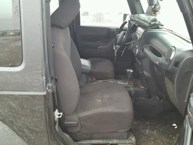 1C4GJWAG6DL556800 - 2013 JEEP WRANGLER S შავი ფოტო 5