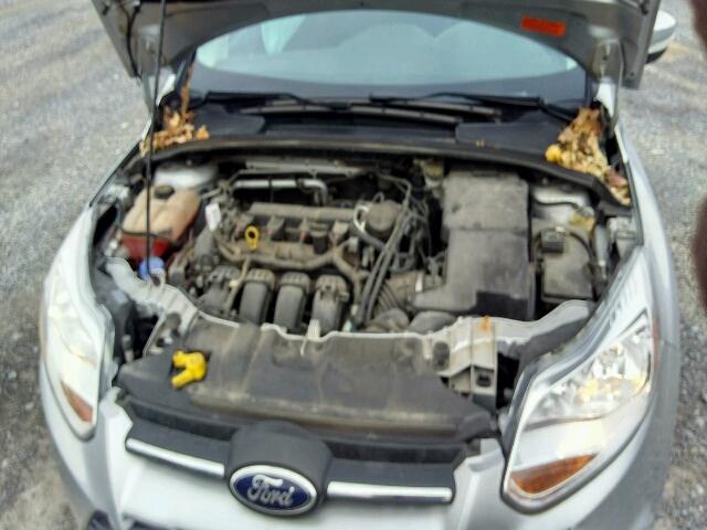 1FADP3F28EL242828 - 2014 FORD FOCUS SE SILVER photo 7