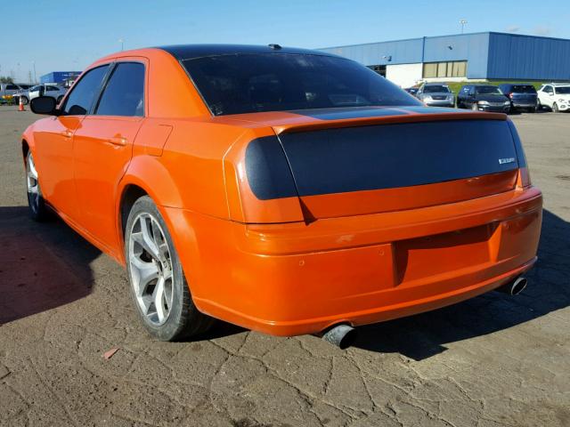 2C3LA73W36H462094 - 2006 CHRYSLER 300C SRT-8 ORANGE photo 3