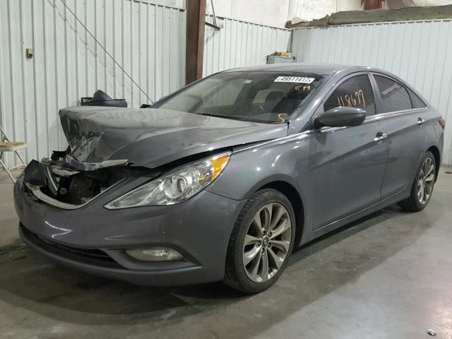 5NPEC4AC7DH714925 - 2013 HYUNDAI SONATA SE SILVER photo 2