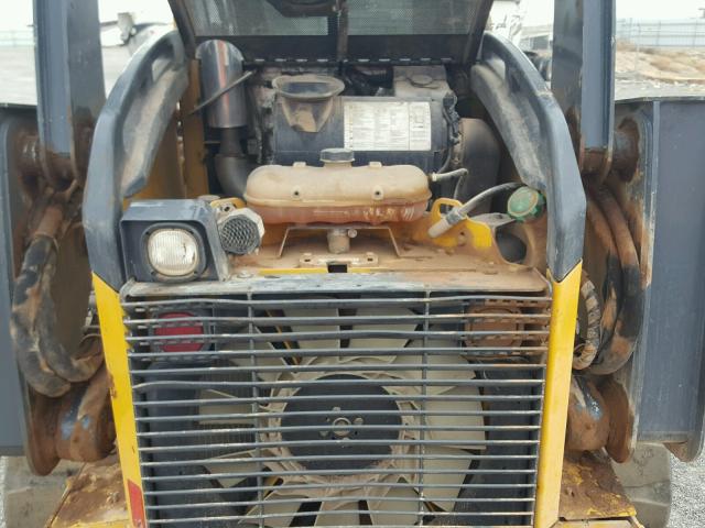 1T0333EMCDE244493 - 2013 JOHN DEERE 333E YELLOW photo 7