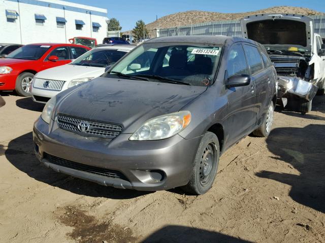 2T1KR32E55C487086 - 2005 TOYOTA MATRIX GRAY photo 2