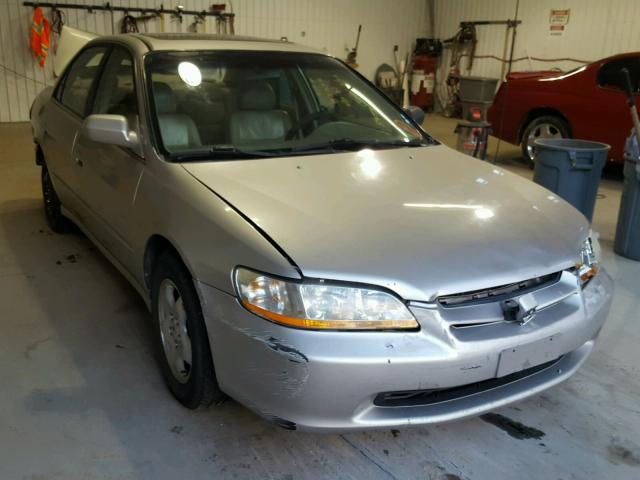 1HGCG1653WA010141 - 1998 HONDA ACCORD EX SILVER photo 1