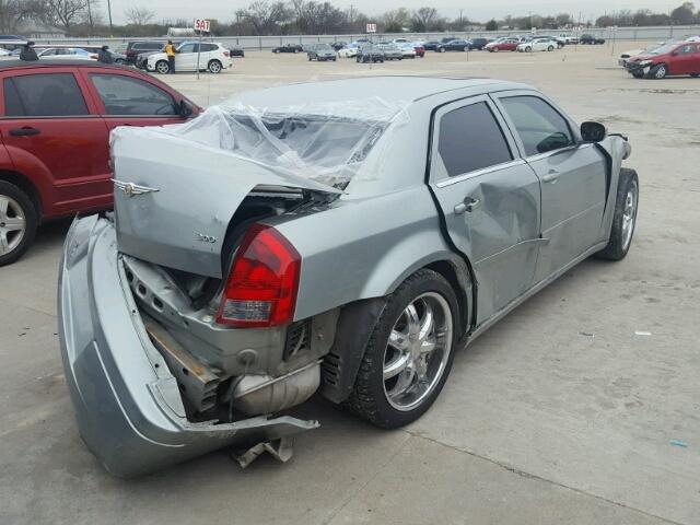 2C3KA43R36H239669 - 2006 CHRYSLER 300 SILVER photo 4