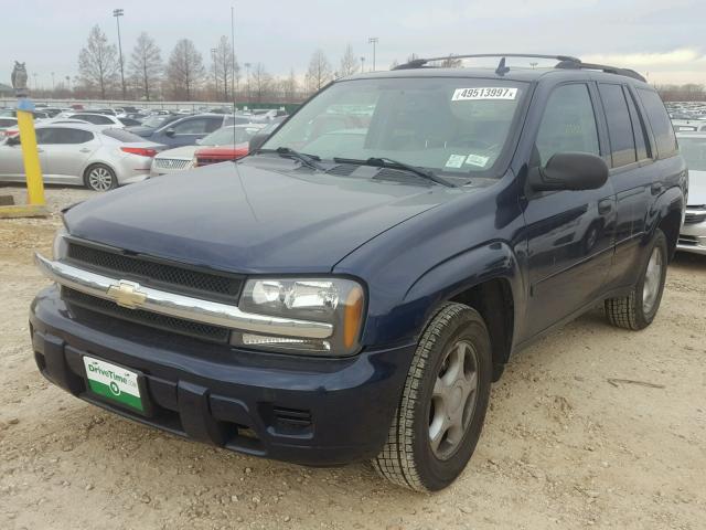 1GNDT13S472111149 - 2007 CHEVROLET TRAILBLAZE BLUE photo 2