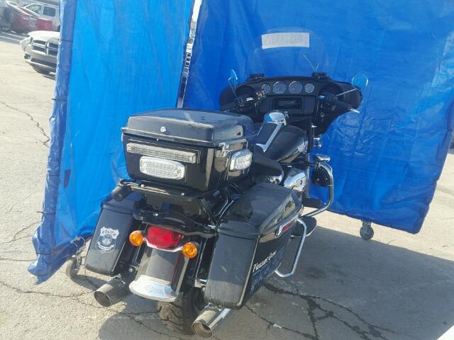 1HD1FMC11HB631806 - 2017 HARLEY-DAVIDSON FLHTP POLI 黑色 照片 4