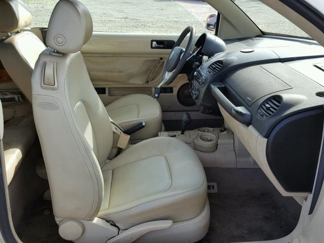 3VWCM21Y84M305599 - 2004 VOLKSWAGEN NEW BEETLE 奶油色 照片 5