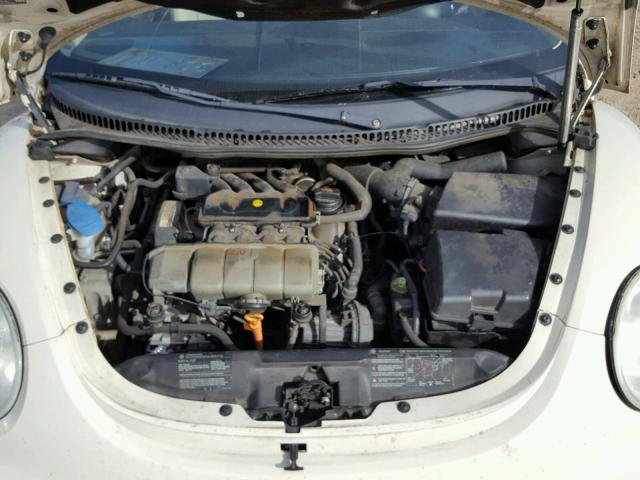 3VWCM21Y84M305599 - 2004 VOLKSWAGEN NEW BEETLE 奶油色 照片 7