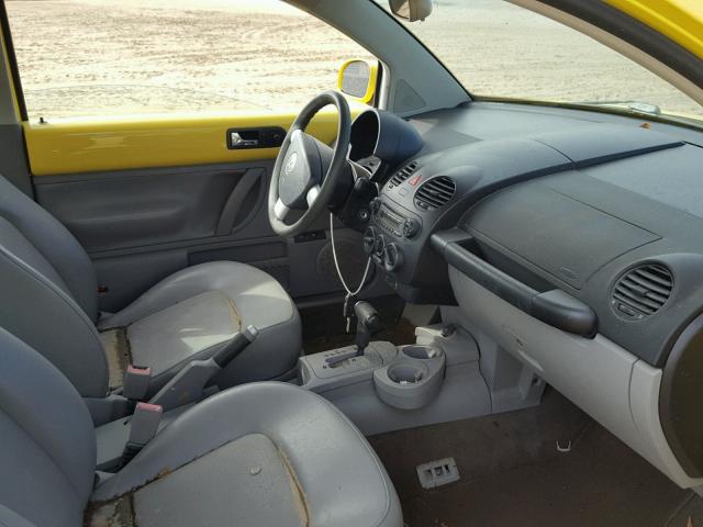 3VWBK31C45M401064 - 2005 VOLKSWAGEN NEW BEETLE 黄色 照片 5