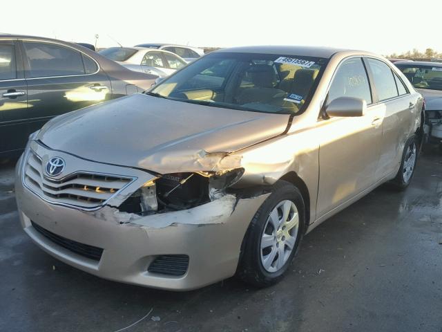 4T1BF3EK5BU774240 - 2011 TOYOTA CAMRY BASE GOLD photo 2