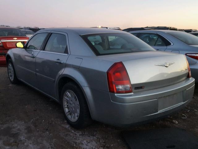 2C3JA43R55H564902 - 2005 CHRYSLER 300 GRAY photo 3