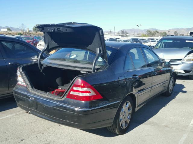 WDBRF81J55F660565 - 2005 MERCEDES-BENZ C 240 4MAT BLACK photo 4