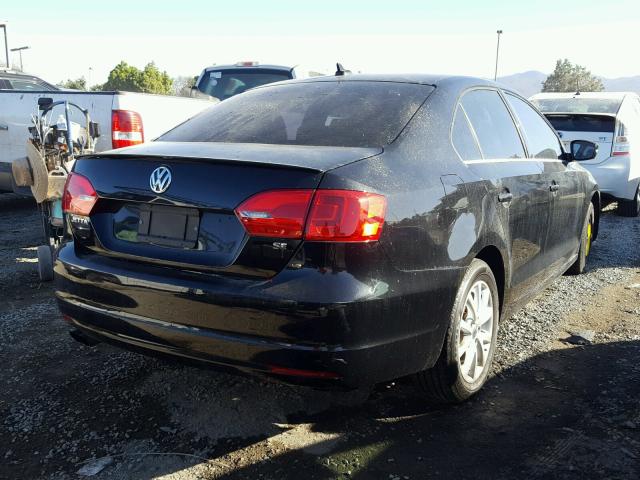 3VWD17AJ1EM354755 - 2014 VOLKSWAGEN JETTA SE BLACK photo 4