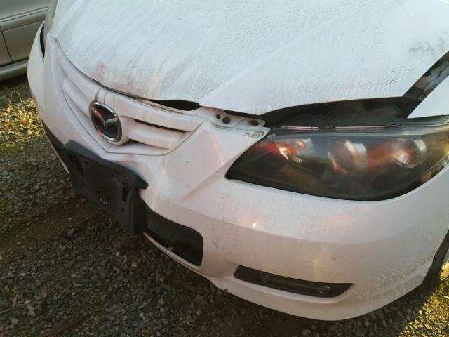 JM1BK324481825470 - 2008 MAZDA 3 S WHITE photo 9