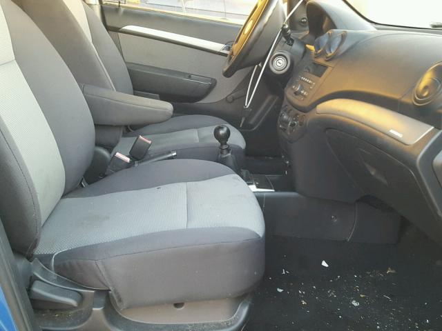 KL1TD66E59B336131 - 2009 CHEVROLET AVEO LS BLUE photo 5