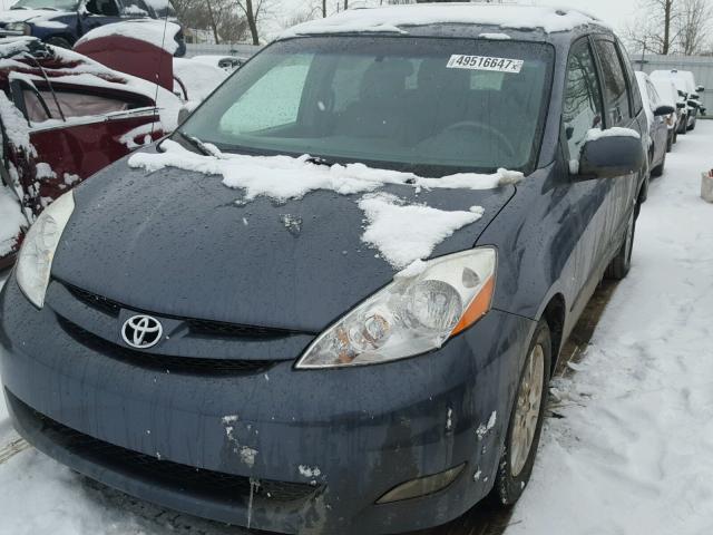 5TDYK4CC4AS333424 - 2010 TOYOTA SIENNA XLE GRAY photo 2