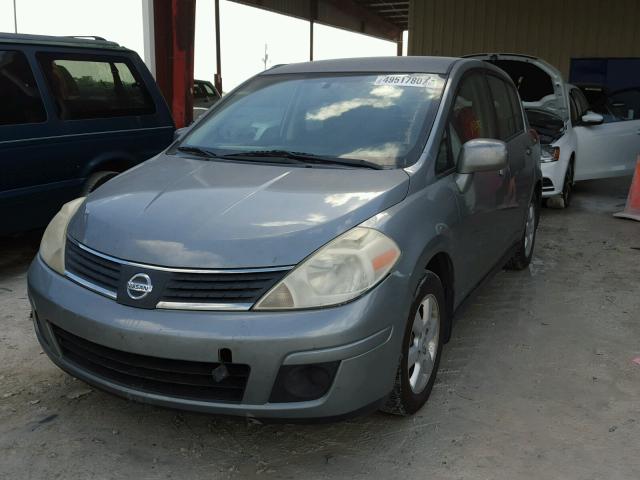 3N1BC13E17L388224 - 2007 NISSAN VERSA S CHARCOAL photo 2