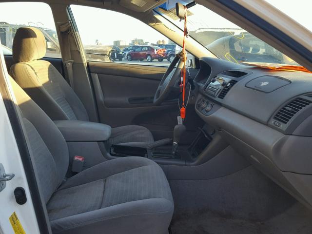 4T1BE30K55U383734 - 2005 TOYOTA CAMRY LE თეთრი ფოტო 5