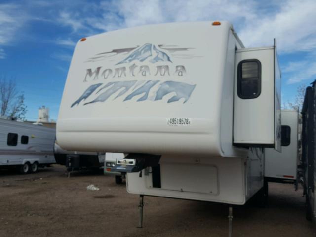 4YDF329264D510625 - 2004 KEYSTONE MONTANA WHITE photo 2