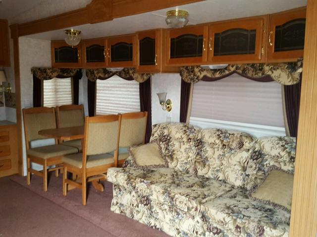 4YDF329264D510625 - 2004 KEYSTONE MONTANA WHITE photo 8