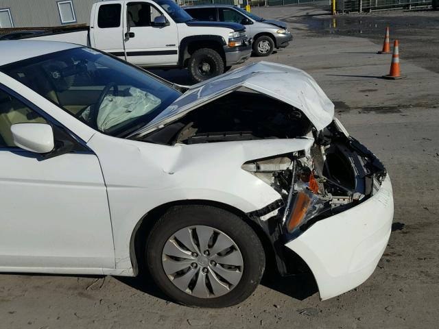 1HGCP26328A155582 - 2008 HONDA ACCORD LX WHITE photo 9