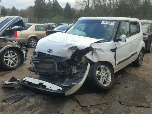 KNDJT2A25B7708844 - 2011 KIA SOUL + WHITE photo 2