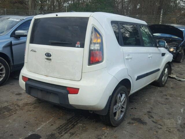 KNDJT2A25B7708844 - 2011 KIA SOUL + WHITE photo 4