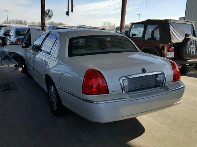 1LNHM81W76Y601128 - 2006 LINCOLN TOWN CAR S WHITE photo 3