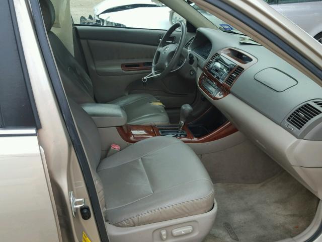 4T1BF30K54U072462 - 2004 TOYOTA CAMRY LE 金色 照片 5
