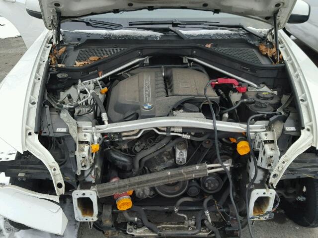 5UXZV4C5XCL749364 - 2012 BMW X5 XDRIVE3 WHITE photo 7