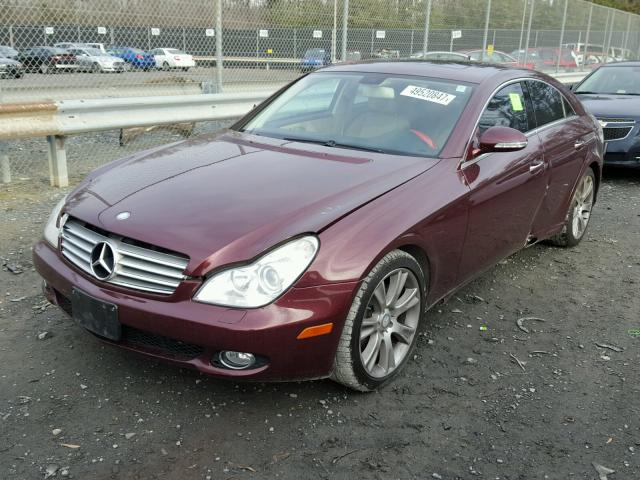 WDDDJ72X28A131783 - 2008 MERCEDES-BENZ CLS 550 BURGUNDY photo 2