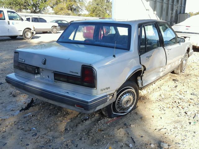 1G3HN54C8LH318833 - 1990 OLDSMOBILE DELTA 88 R SILVER photo 4