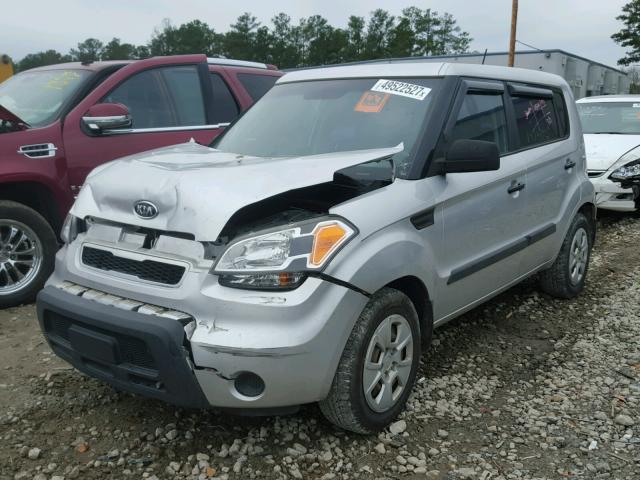 KNDJT2A1XB7264870 - 2011 KIA SOUL SILVER photo 2