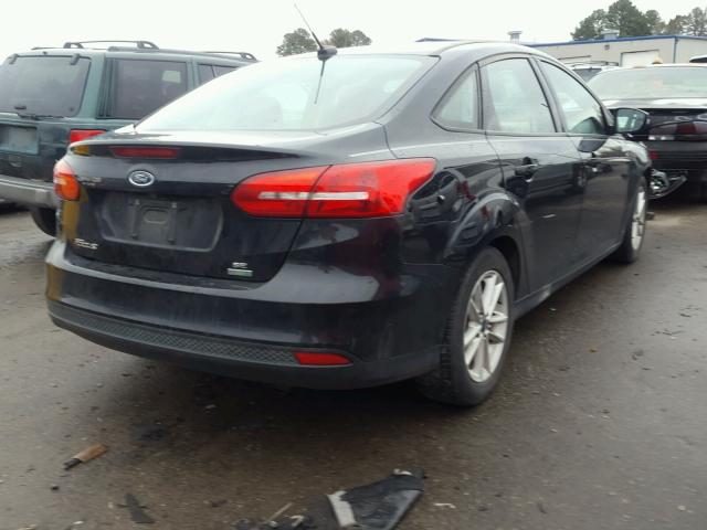 1FADP3FE6GL235759 - 2016 FORD FOCUS SE BLACK photo 4