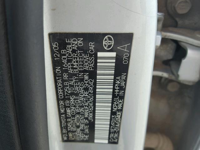 JTKKT624760149042 - 2006 TOYOTA SCION XA SILVER photo 10