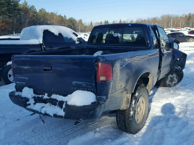 1GCCT19W328230959 - 2002 CHEVROLET S TRUCK S1 BLUE photo 4