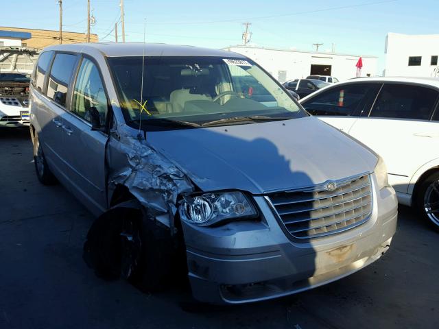 2A8HR44E09R547738 - 2009 CHRYSLER TOWN & COU SILVER photo 1