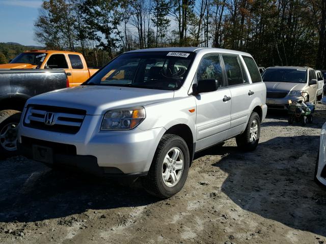 2HKYF181X7H508087 - 2007 HONDA PILOT LX SILVER photo 2